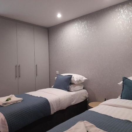 Apartments Heathrow - Hounslow Cranford Buitenkant foto