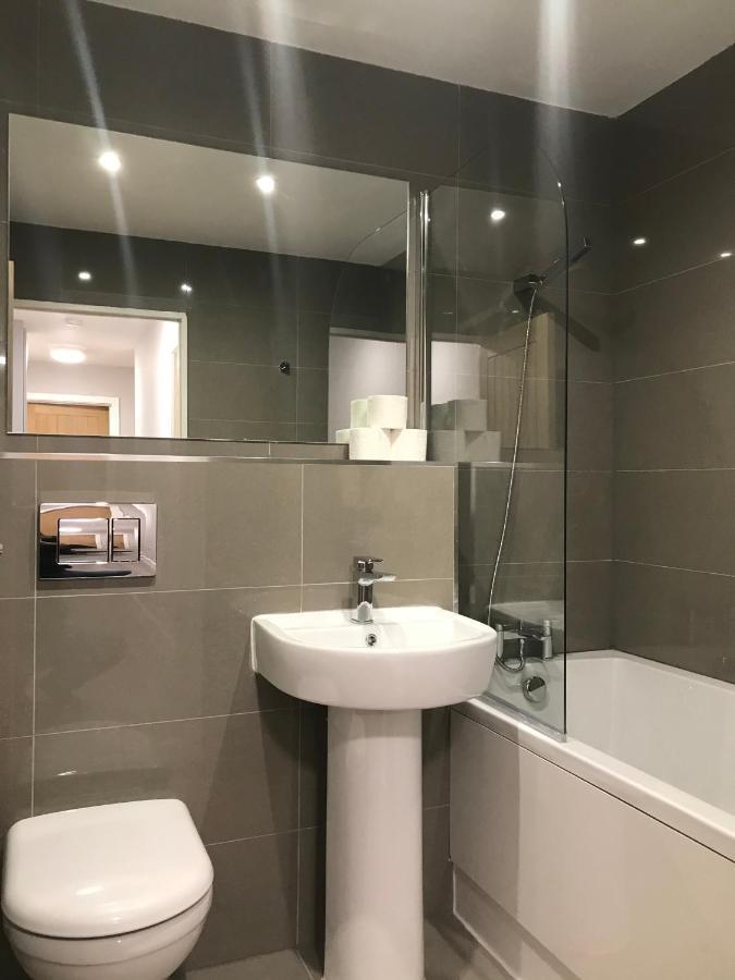 Apartments Heathrow - Hounslow Cranford Buitenkant foto