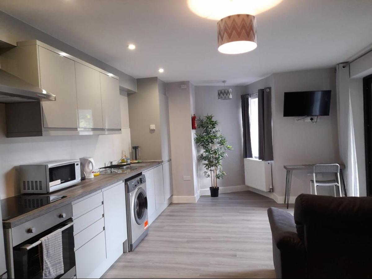 Apartments Heathrow - Hounslow Cranford Buitenkant foto