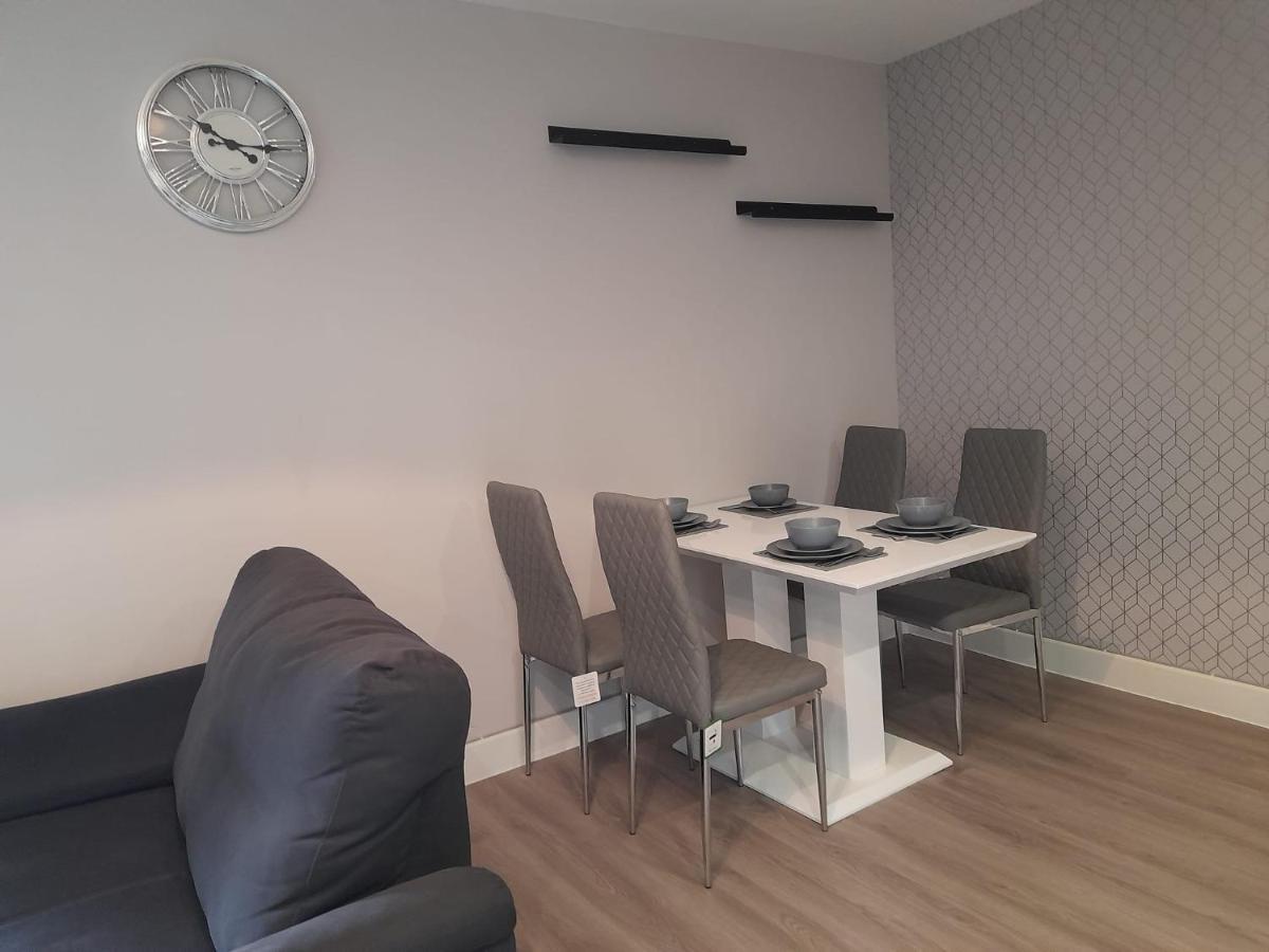 Apartments Heathrow - Hounslow Cranford Buitenkant foto