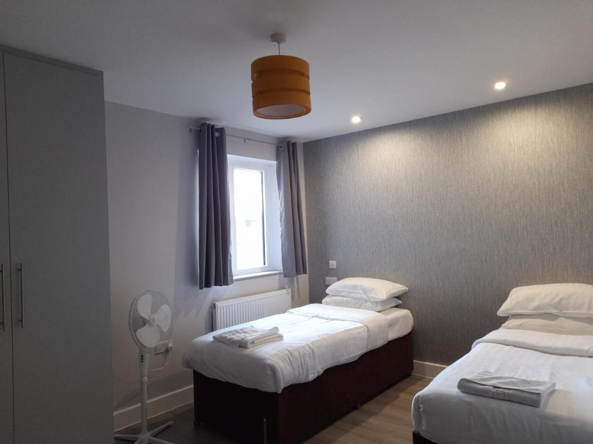 Apartments Heathrow - Hounslow Cranford Buitenkant foto