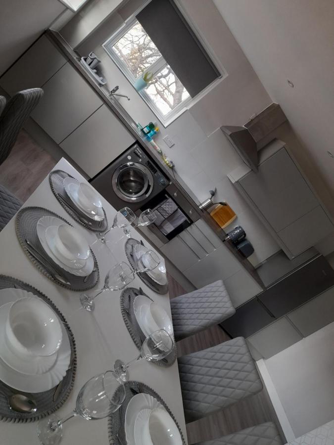 Apartments Heathrow - Hounslow Cranford Buitenkant foto