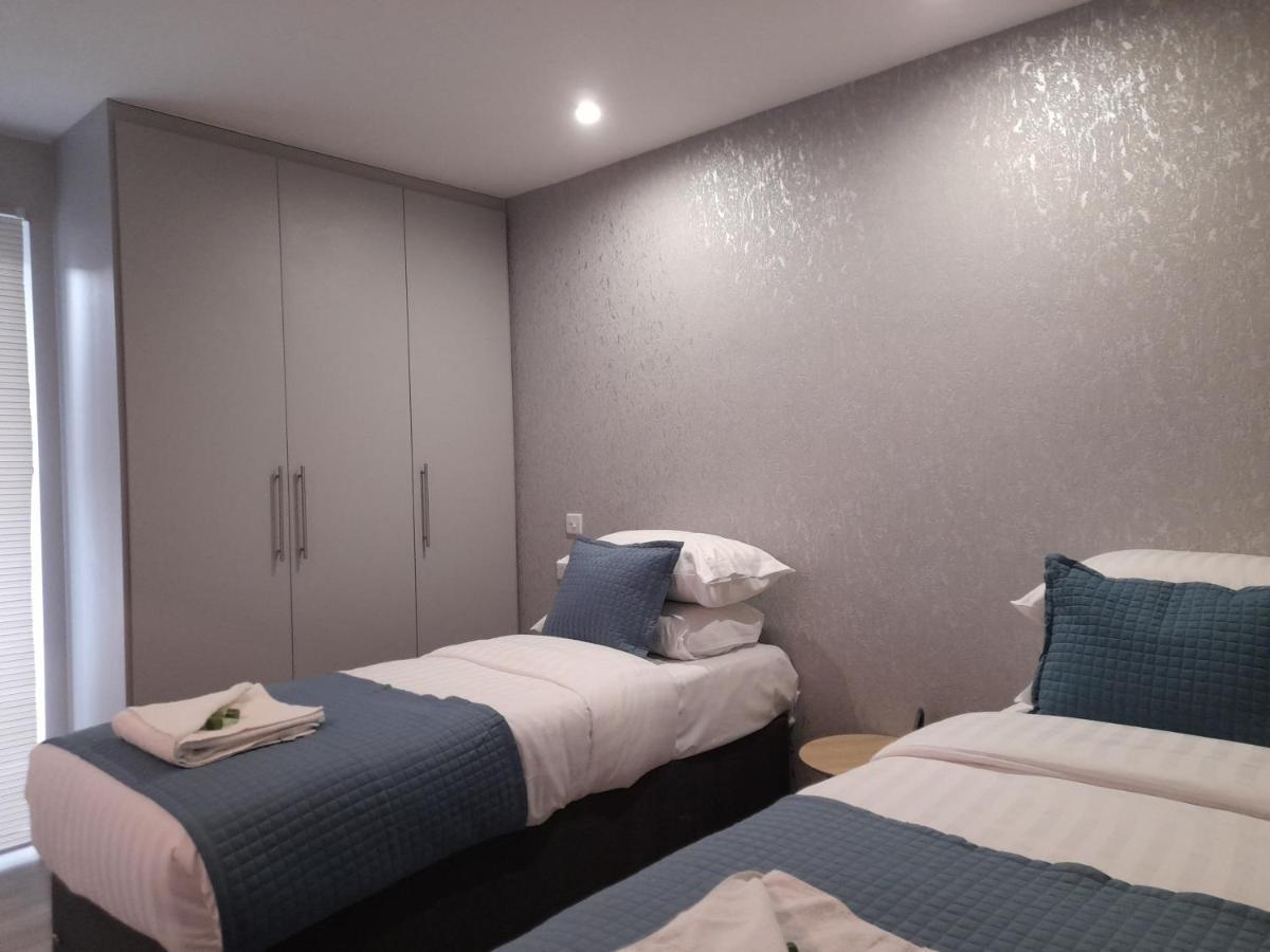 Apartments Heathrow - Hounslow Cranford Buitenkant foto